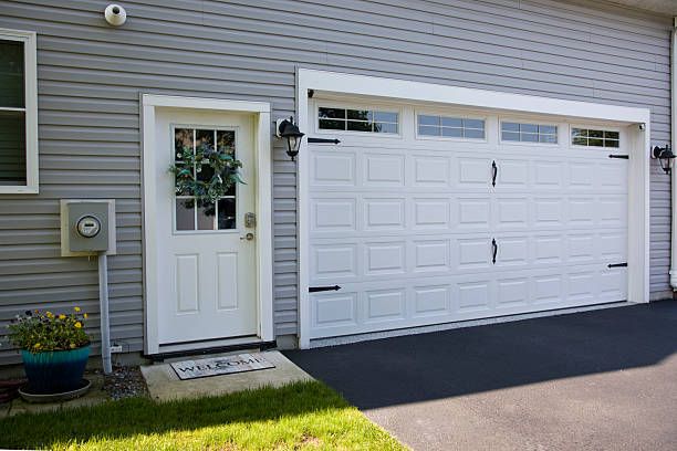 24/7 Emergency Garage Door Panel Replacement experts in Forest City, PA